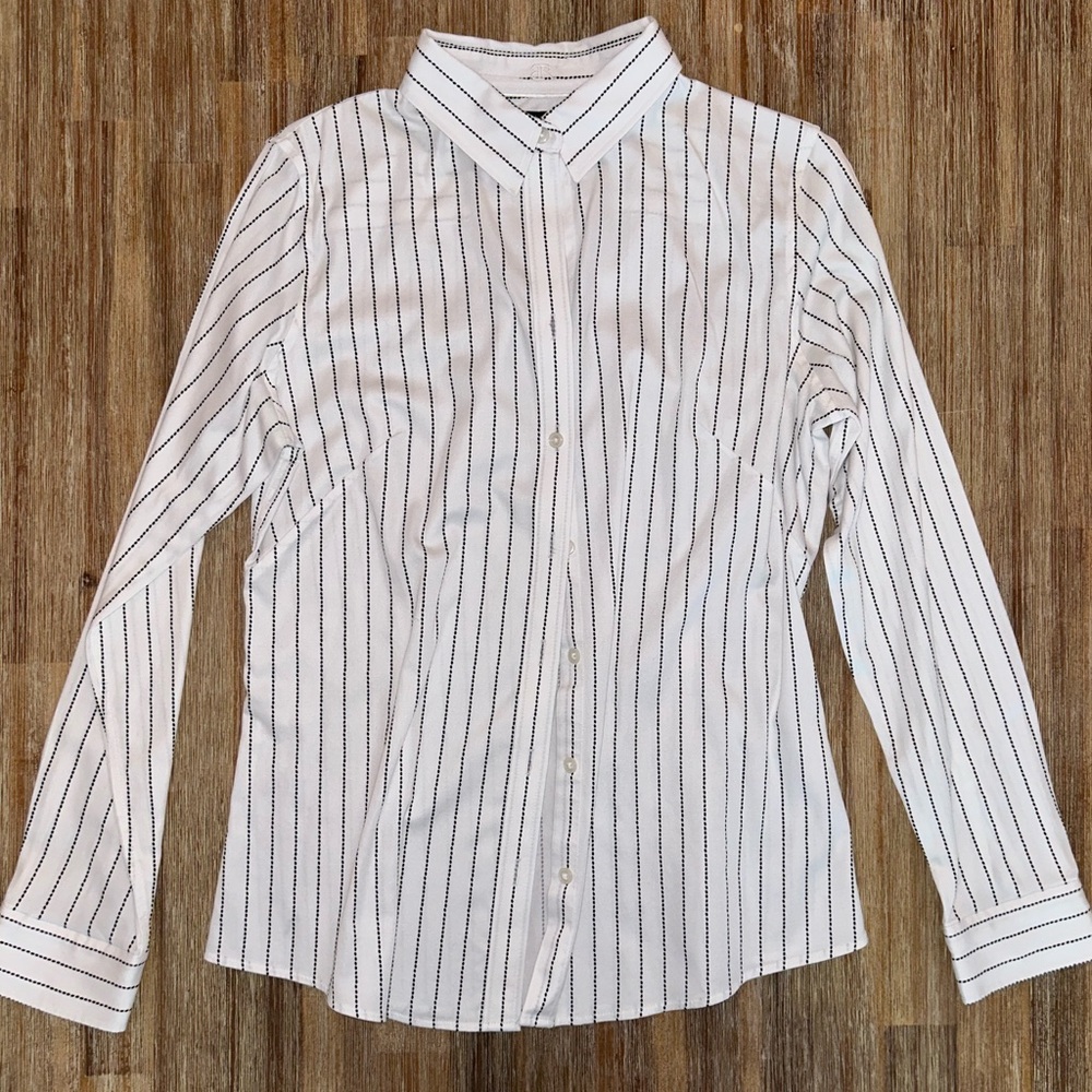 BANANA REPUBLIC BUTTON DOWN SHIRT